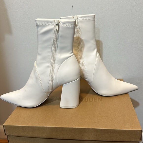 STEVE MADDEN BOOTIES - Picture 3 of 4